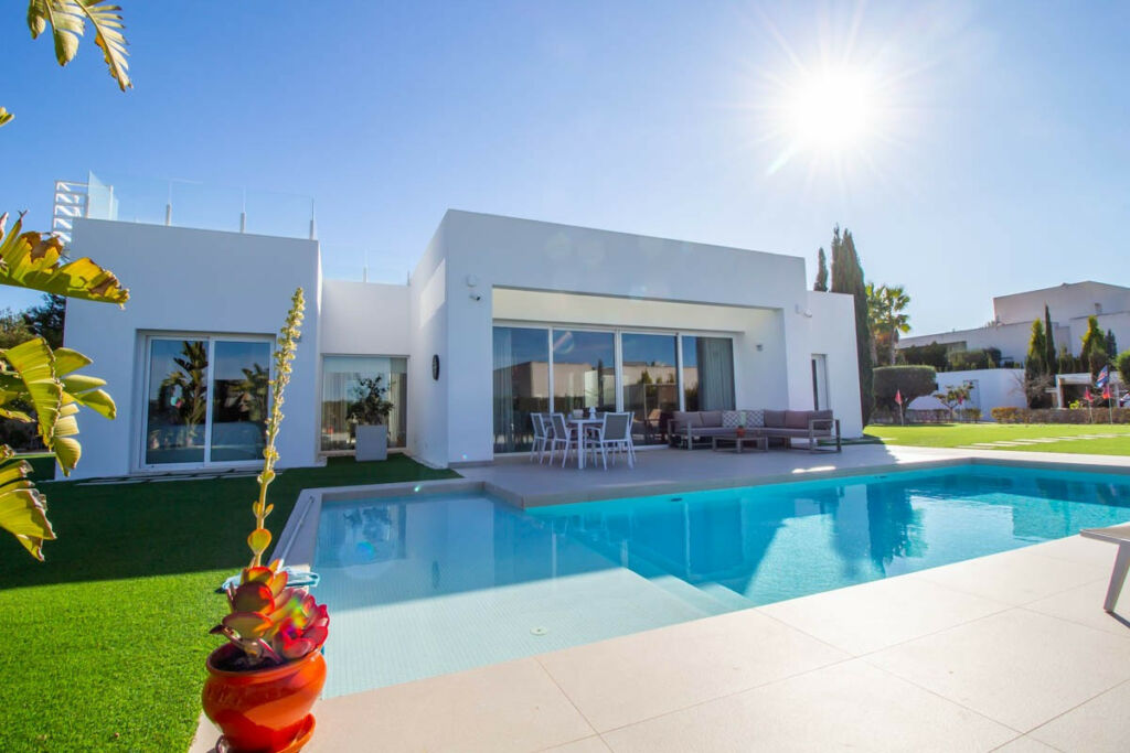 Detached Villa Las Colinas Golf Alicante - image 2