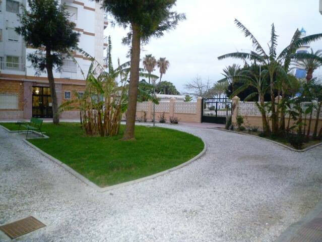 Middle Floor Apartment Torre del Mar Málaga - image 2