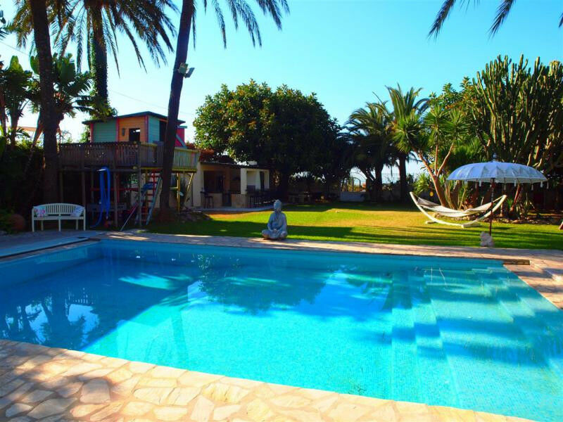 Detached Villa Almayate Málaga - image 2