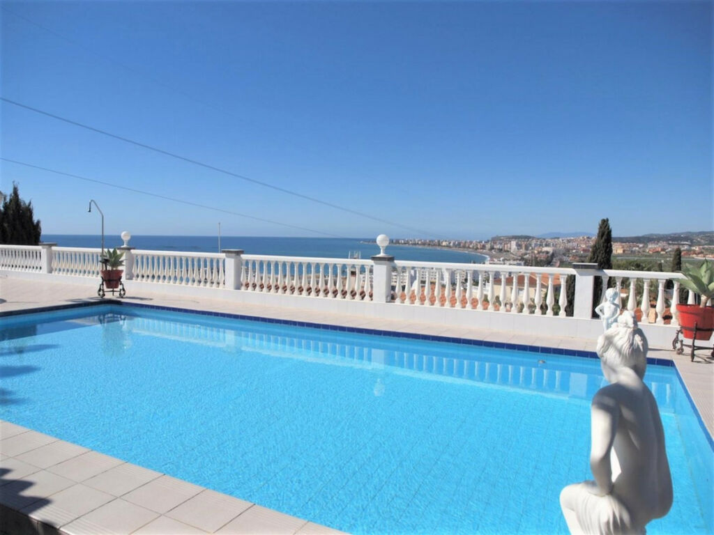 Detached Villa Caleta de Vélez Málaga - image 2