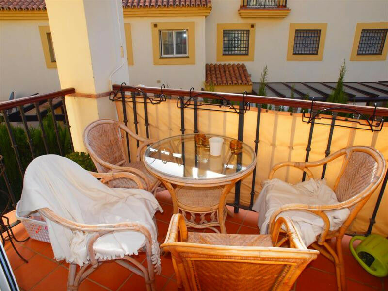 Middle Floor Apartment Caleta de Vélez Málaga - image 2