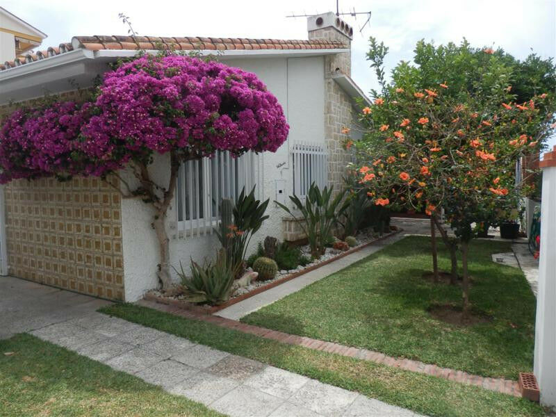 Detached Villa Rincón de la Victoria Málaga - image 2