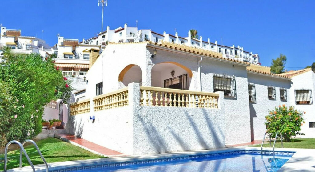 Detached Villa Nerja Málaga - image 2