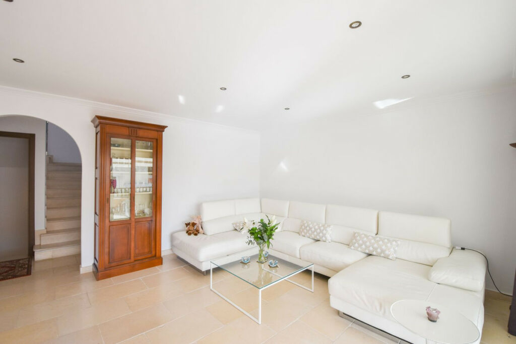 Townhouse Nueva Andalucía Málaga - image 2