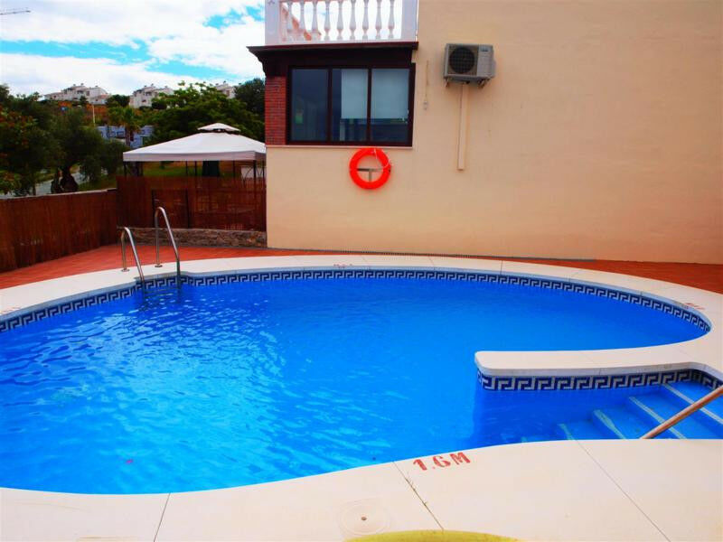 Townhouse Caleta de Vélez Málaga - image 2
