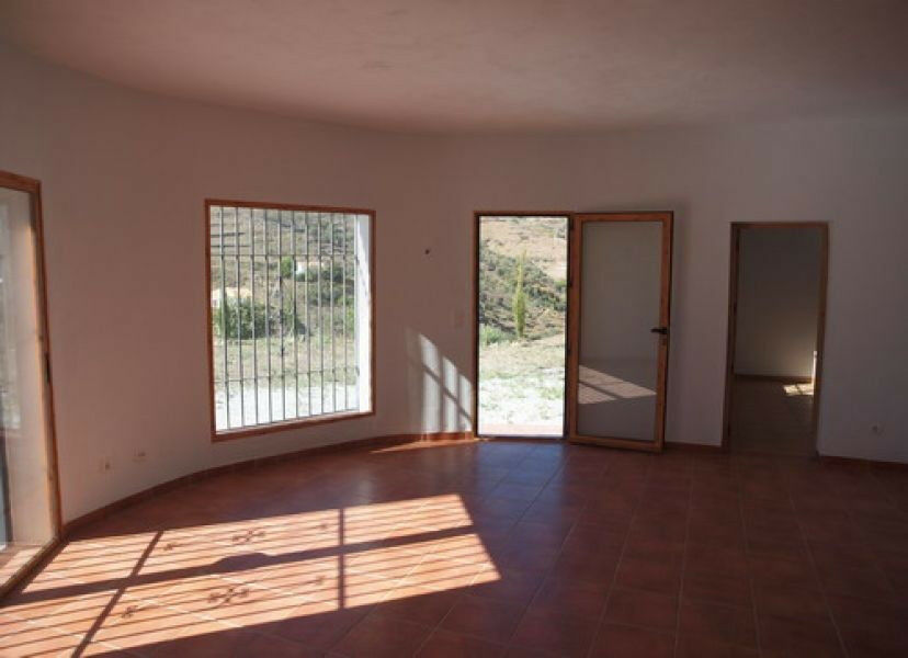 Detached Villa Cómpeta Málaga - image 2