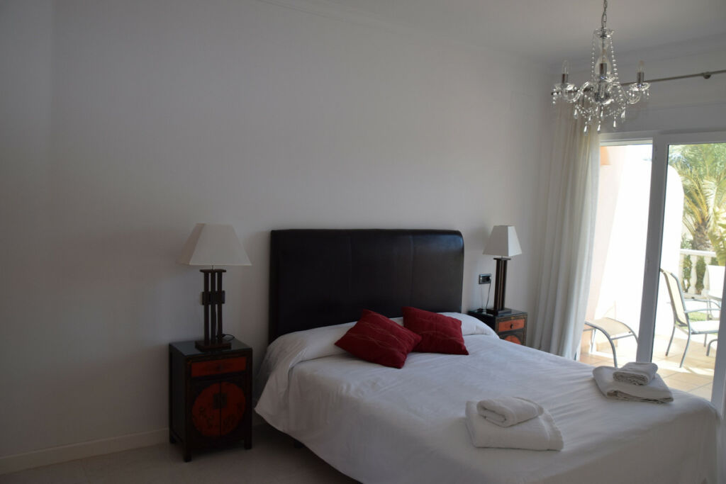 Ground Floor Apartment La Fustera Alicante - image 2