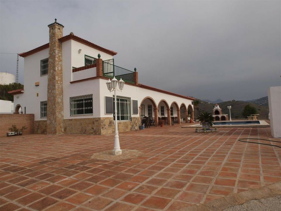 Detached Villa Algarrobo Málaga - image 2