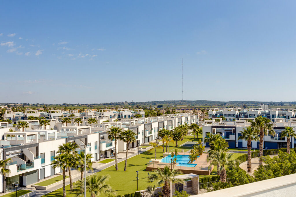 Middle Floor Apartment Guardamar del Segura Alicante - image 2