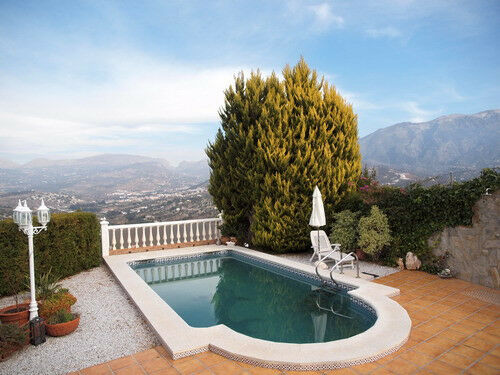 Detached Villa Viñuela Málaga - image 2