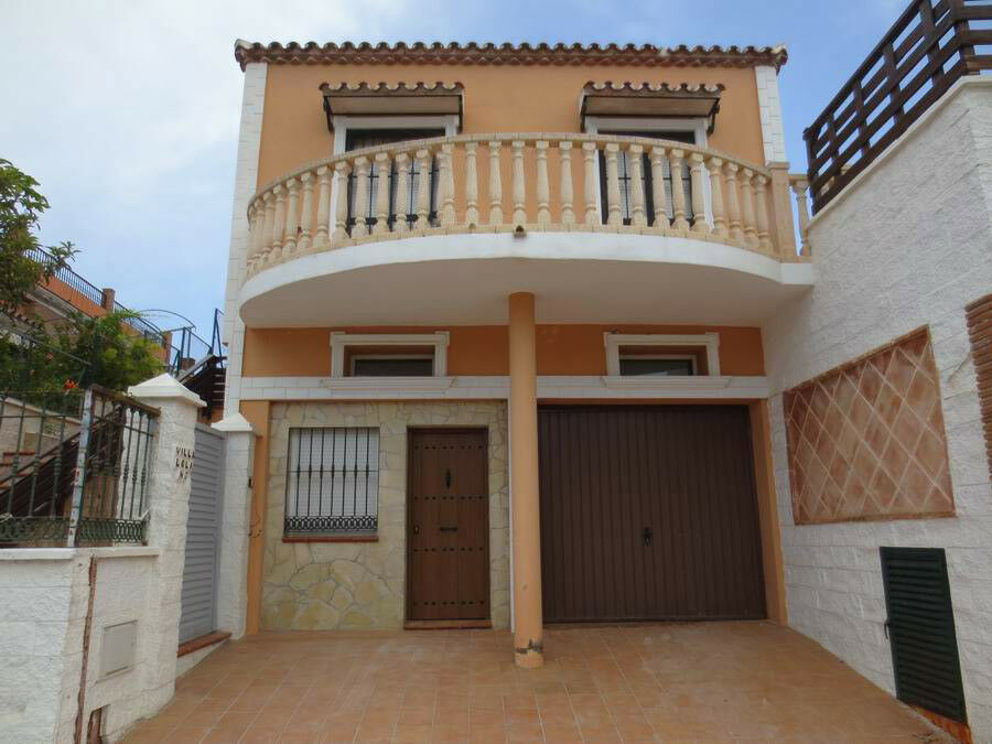 Townhouse Benajarafe Málaga - image 2