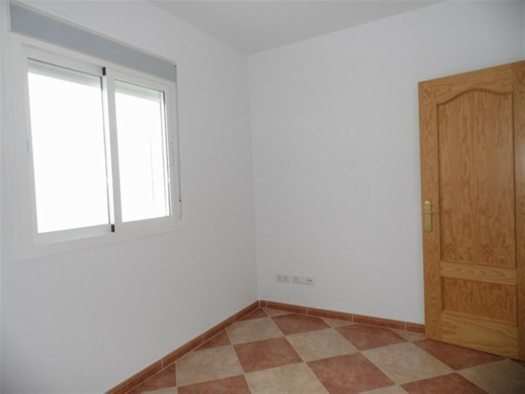 Middle Floor Apartment Canillas de Aceituno Málaga - image 2