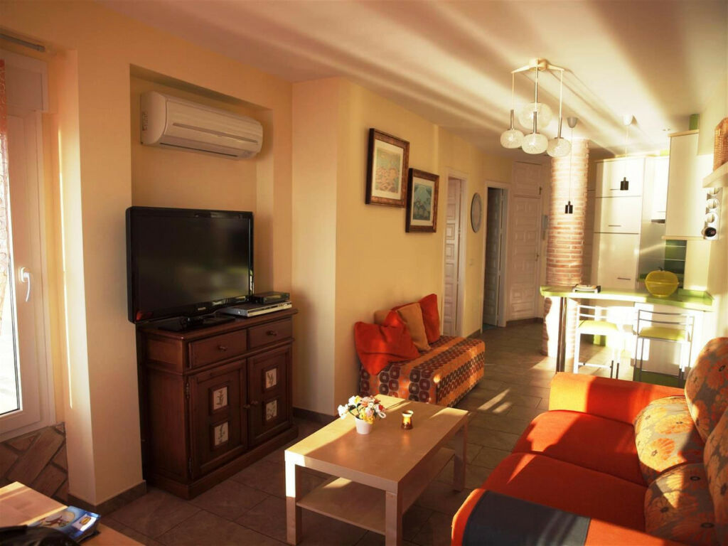 Middle Floor Apartment Algarrobo Málaga - image 2