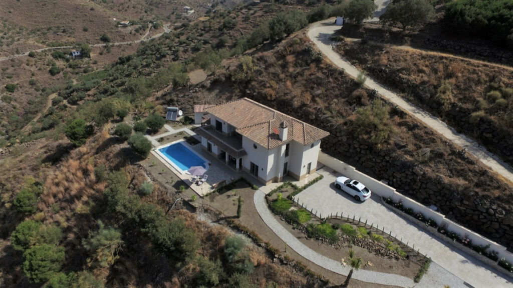 Detached Villa Arenas Málaga - image 2