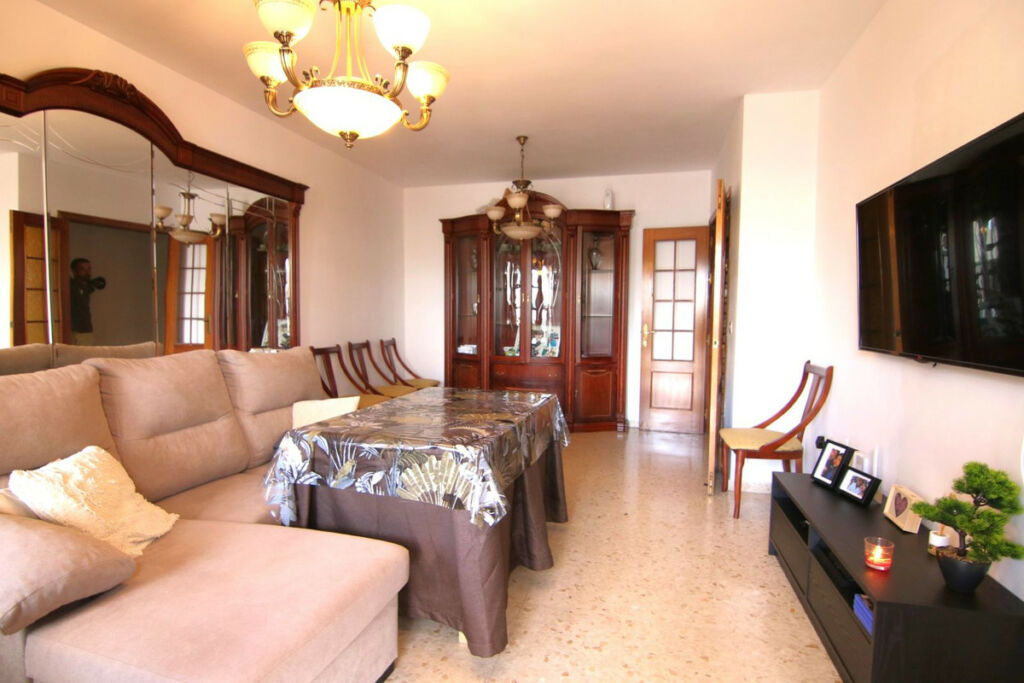 Middle Floor Apartment Coín Málaga - image 2