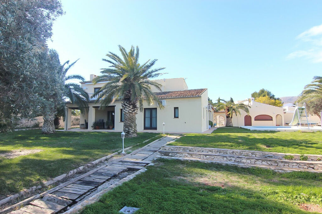 Detached Villa Benissa Alicante - image 2