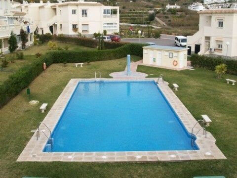 Middle Floor Apartment Torrox Málaga - image 2