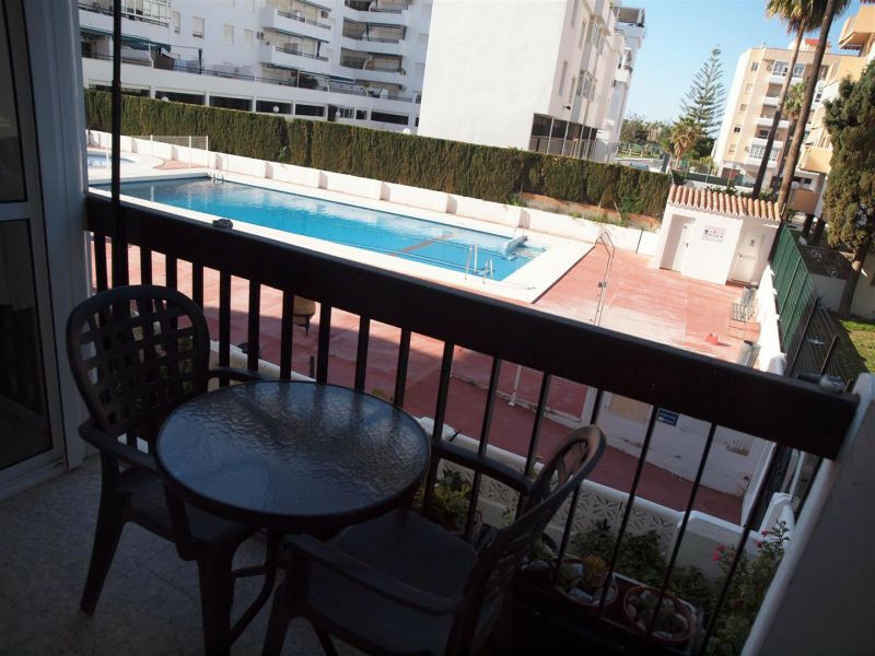 Middle Floor Apartment Torre del Mar Málaga - image 2