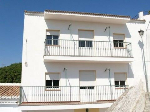 Townhouse Benamargosa Málaga - image 2