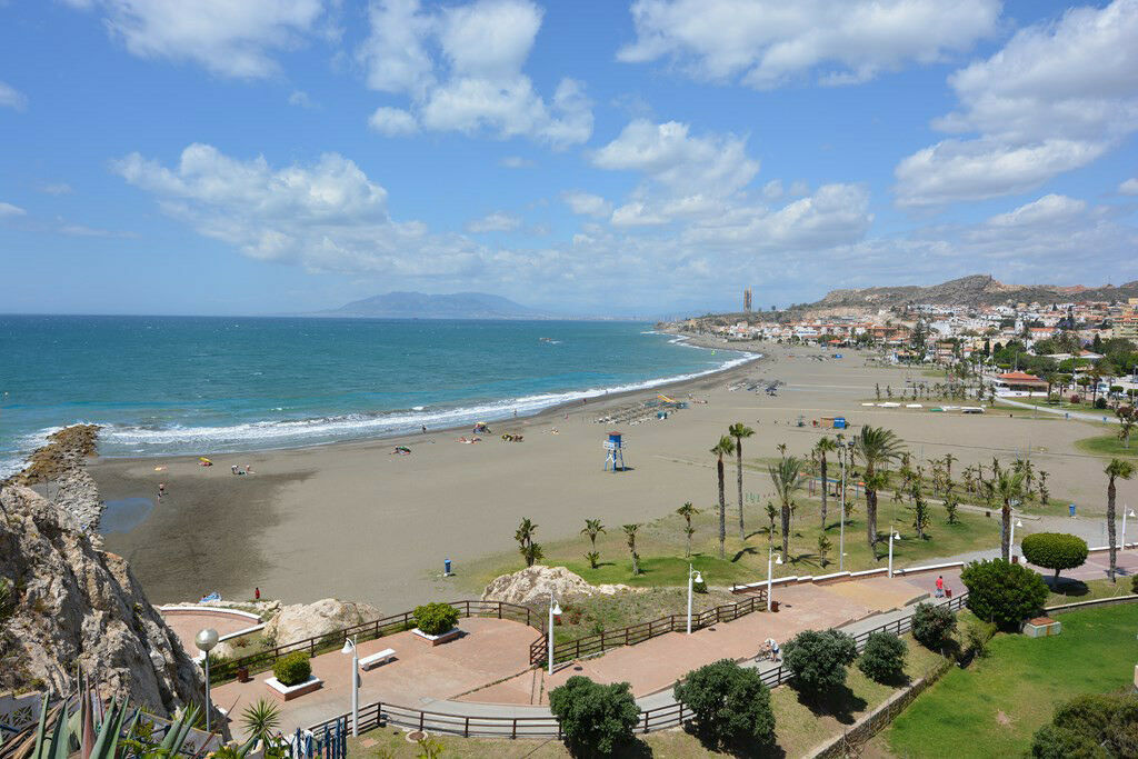 Townhouse Rincón de la Victoria Málaga - image 2