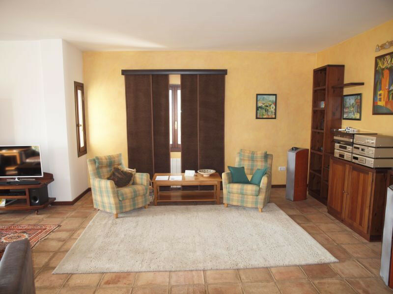 Detached Villa La Viñuela Málaga - image 2