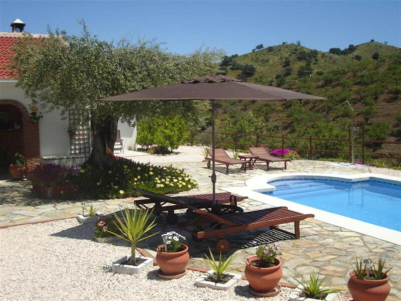 Detached Villa Colmenar Málaga - image 2