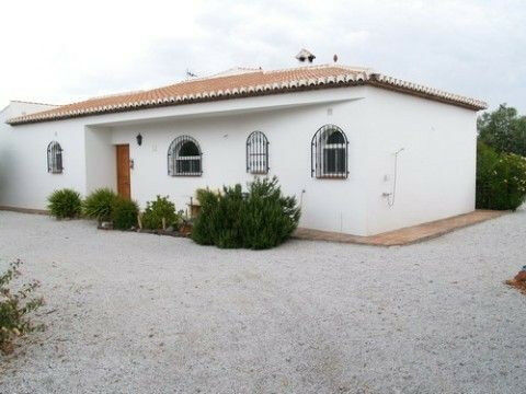 Detached Villa Viñuela Málaga - image 2