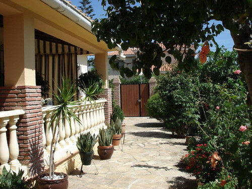 Detached Villa Benajarafe Málaga - image 2