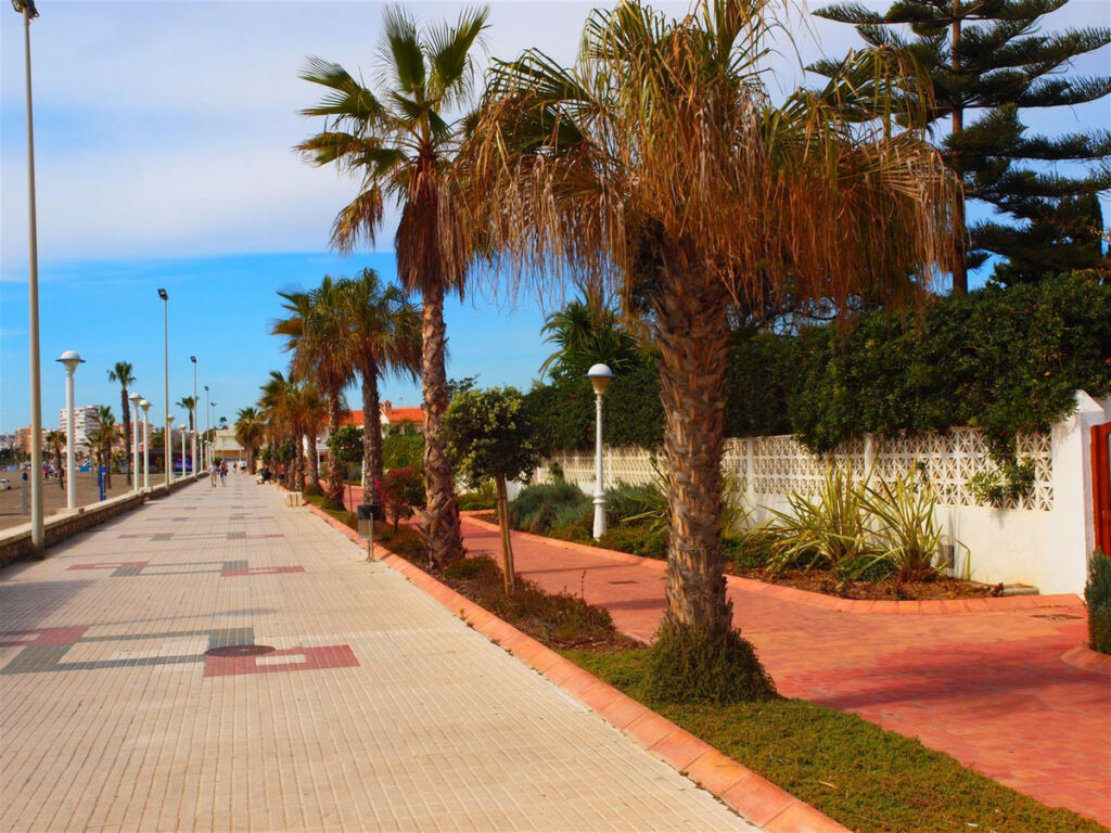 Detached Villa Caleta de Vélez Málaga - image 2