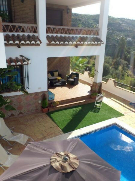 Detached Villa Alcaucín Málaga - image 2
