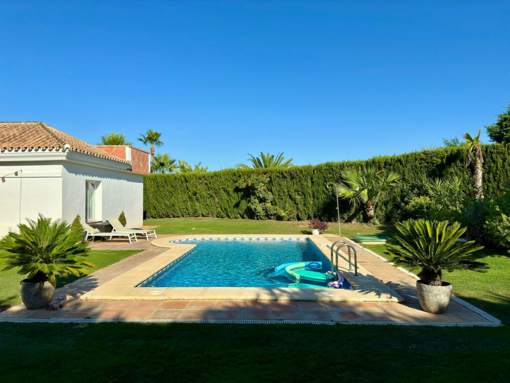 Detached Villa Sotogrande Costa Cádiz - image 2