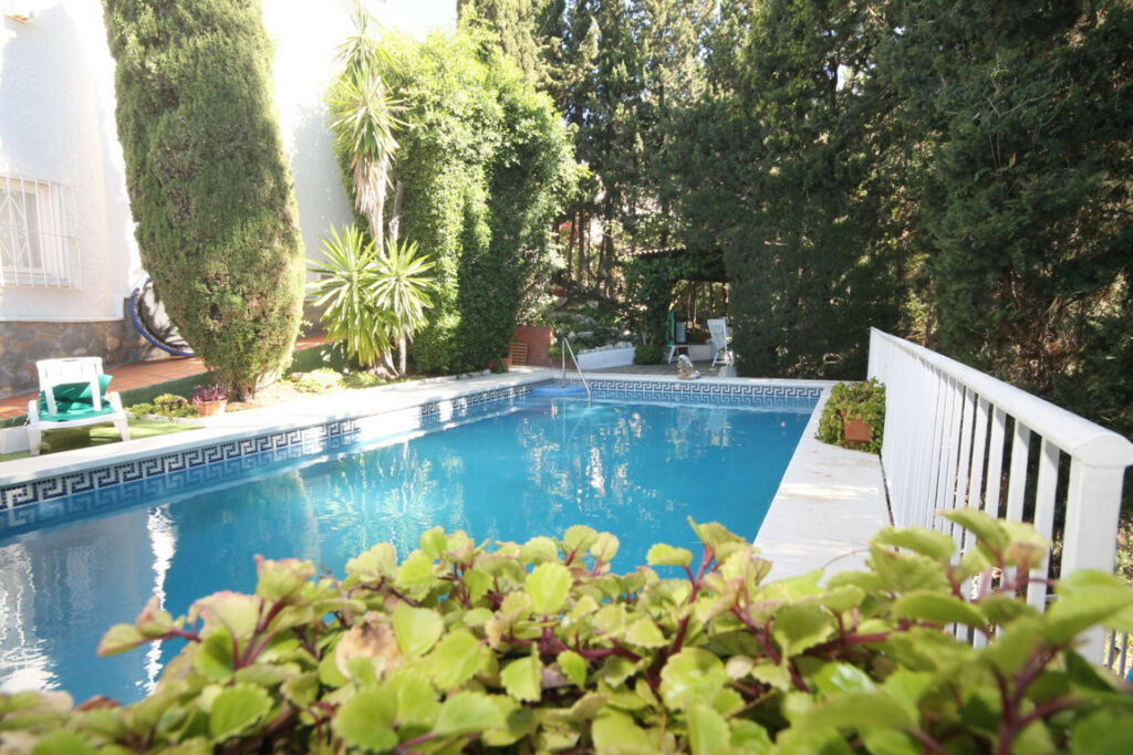 Detached Villa Rincón de la Victoria Málaga - image 2