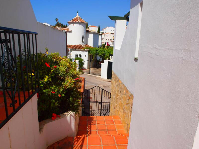 Townhouse Nerja Málaga - image 2