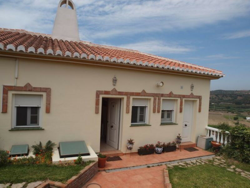 Detached Villa Torre del Mar Málaga - image 2
