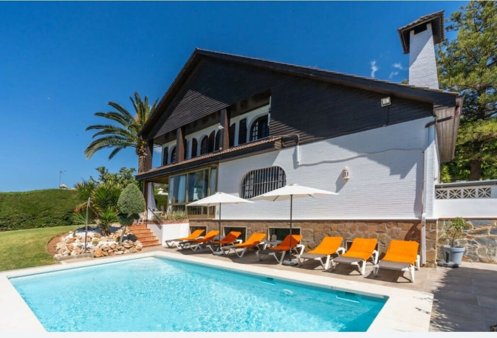 Detached Villa Marbella Málaga - image 2