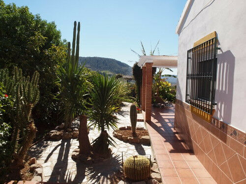 Detached Villa Viñuela Málaga - image 2