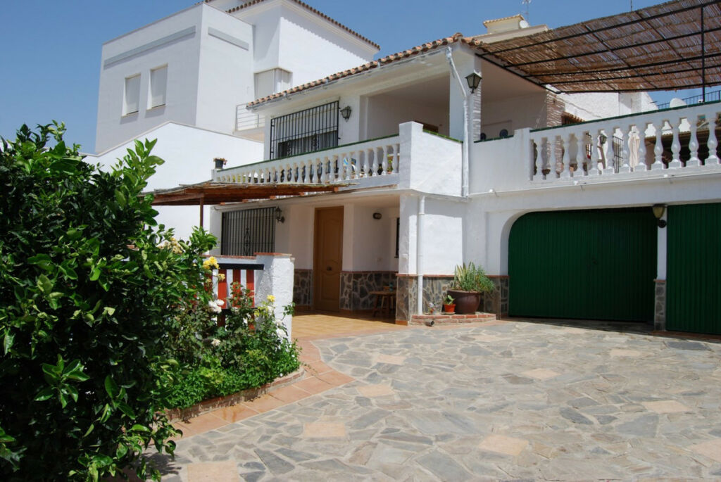 Detached Villa Torrox Costa Málaga - image 2