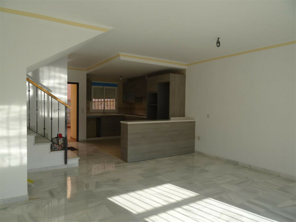 Townhouse Benajarafe Málaga - image 2