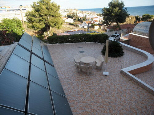 Detached Villa Benajarafe Málaga - image 2