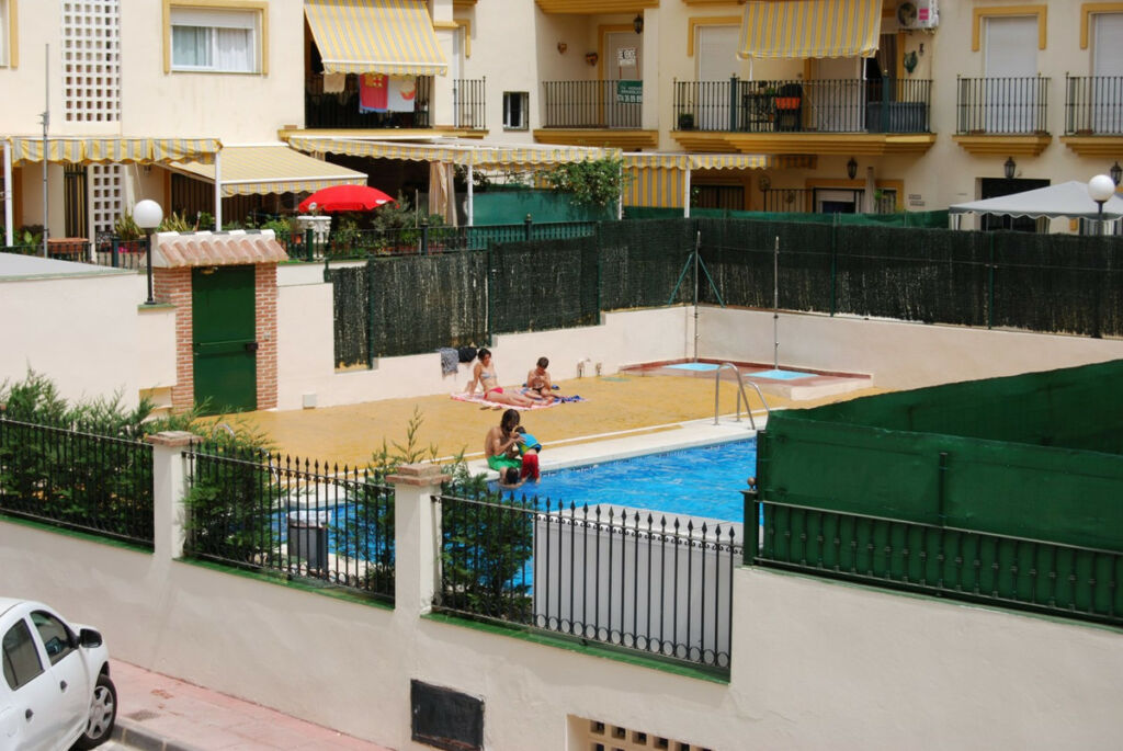 Middle Floor Apartment Torrox Málaga - image 2