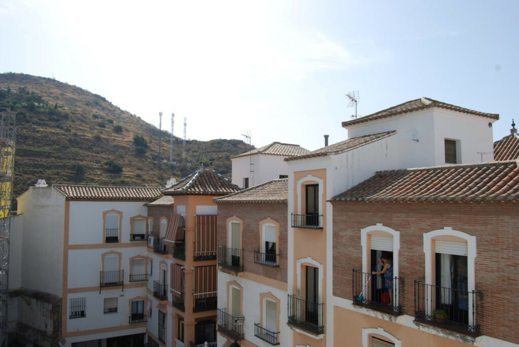Middle Floor Apartment Torrox Málaga - image 2