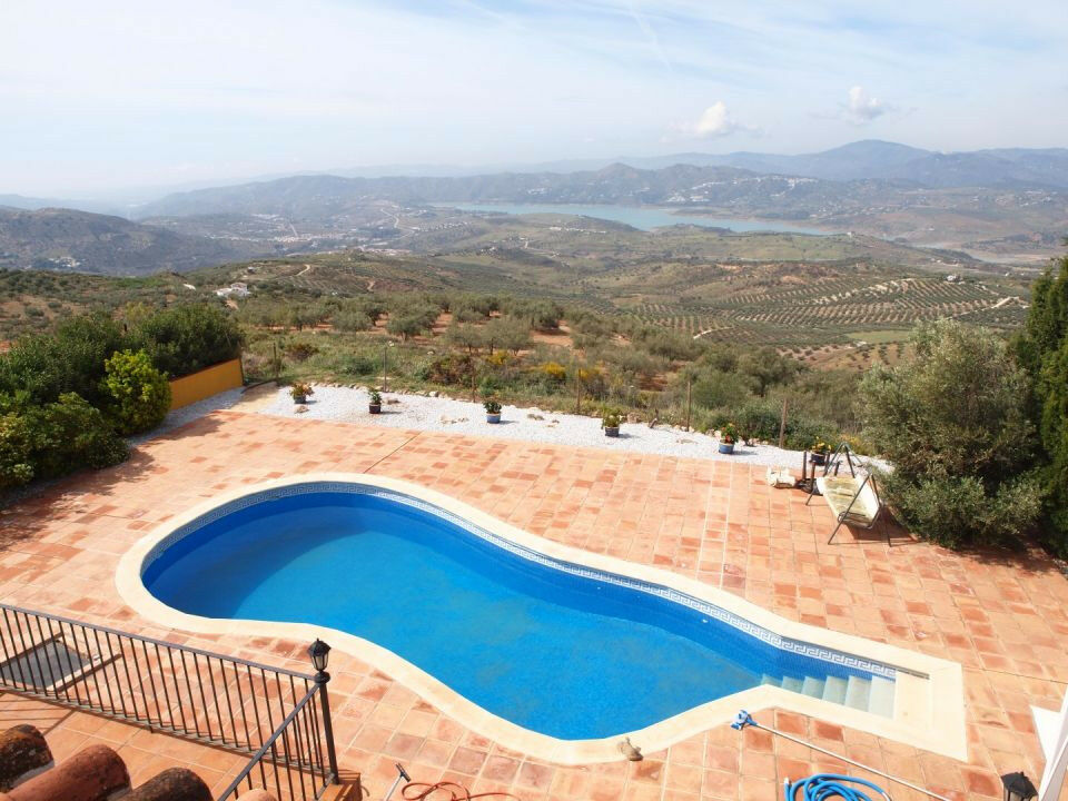Detached Villa Alcaucín Málaga - image 2