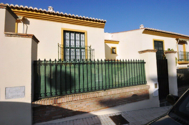 Townhouse Torre del Mar Málaga - image 2