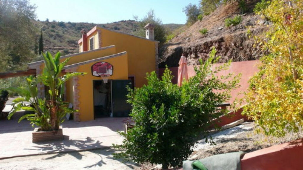 Detached Villa Benagalbon Málaga - image 2