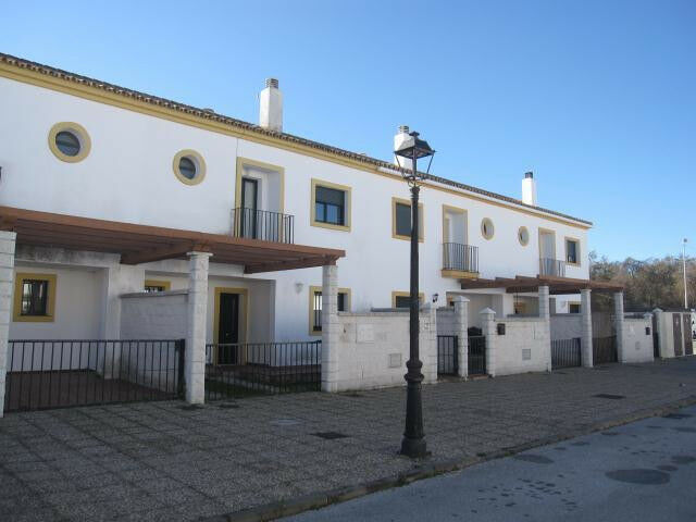Townhouse Castellar de la Frontera Cádiz - image 2
