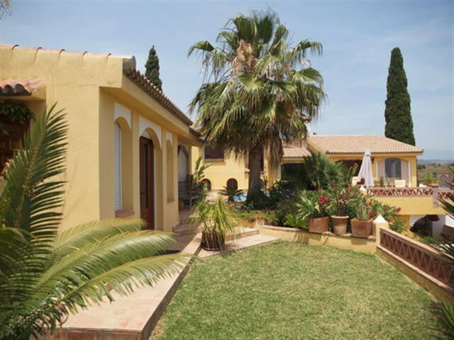Detached Villa Benajarafe Málaga - image 20