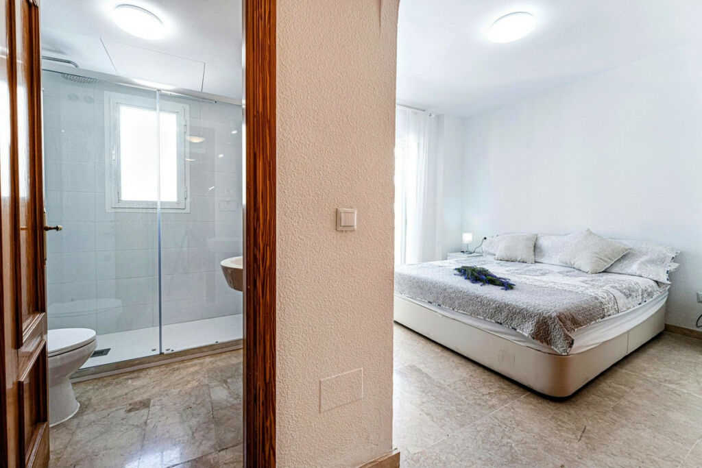Middle Floor Apartment Estepona Málaga - image 20