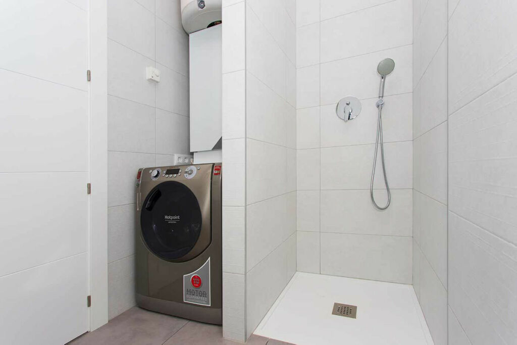 Middle Floor Apartment Villamartin Alicante - image 20