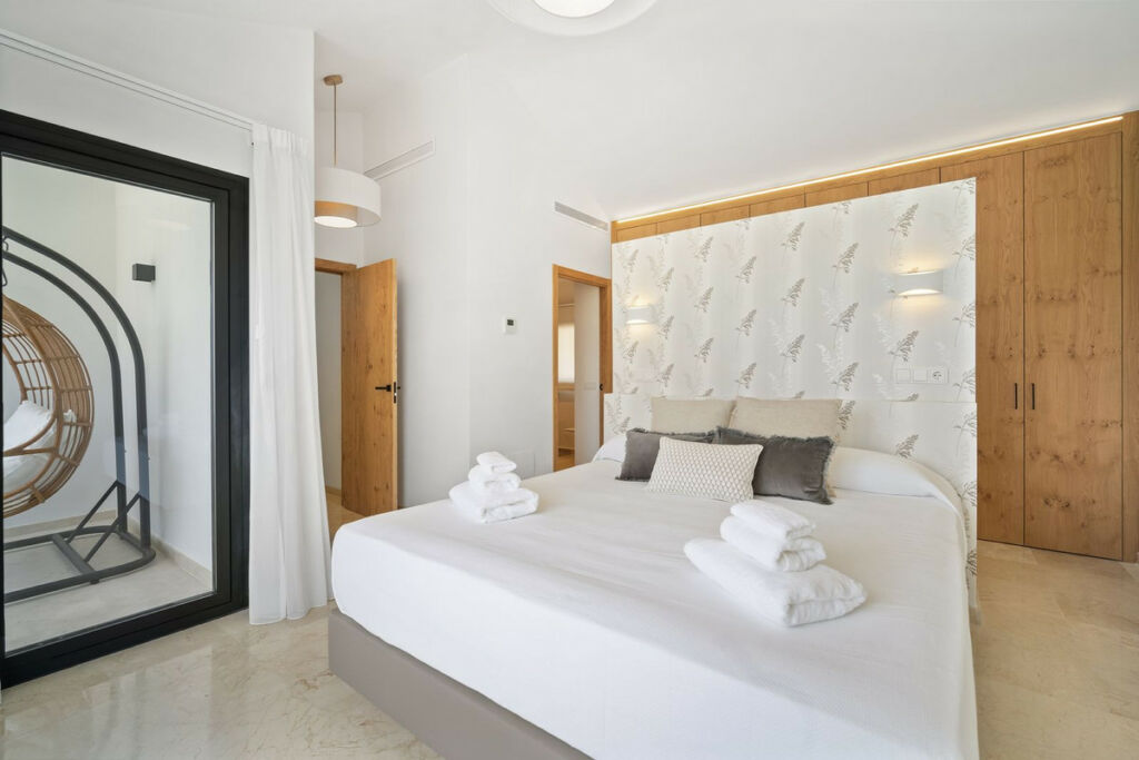 Detached Villa Nueva Andalucía Málaga - image 20