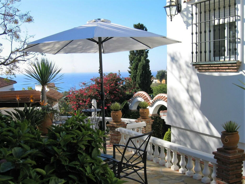 Detached Villa Benajarafe Málaga - image 20